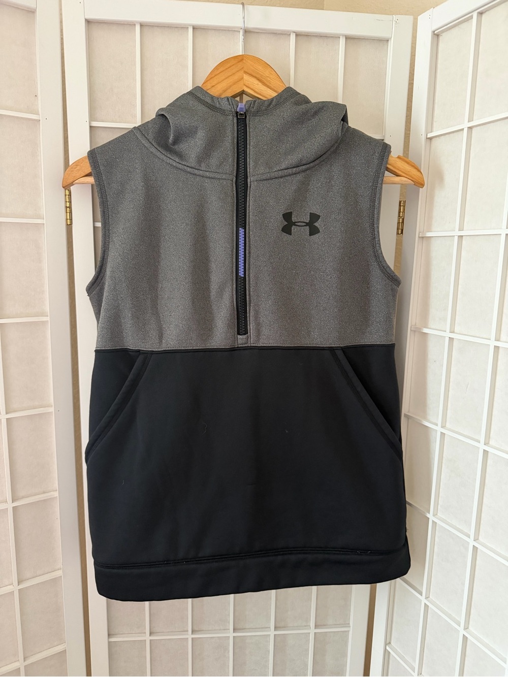 Under Armour Gray Black Fleece Vest Youth Large
